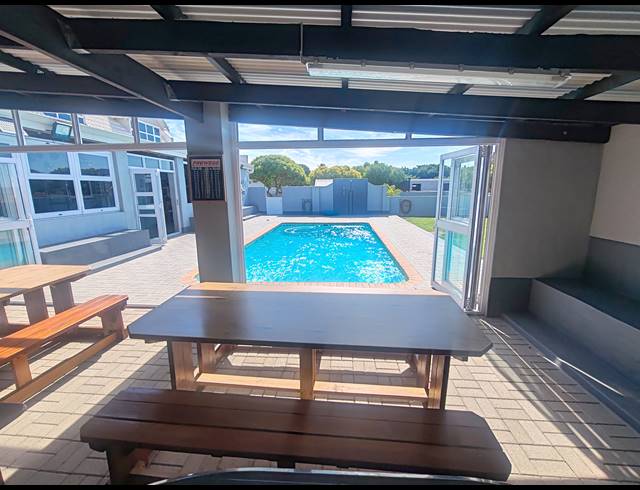 4 BEDROOM HOUSE FOR SALE IN LONG ACRES COUNTRY ESTATE